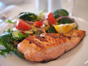 Paleo Diet-friendly salmon dish that has plenty of omega-3 fatty acids