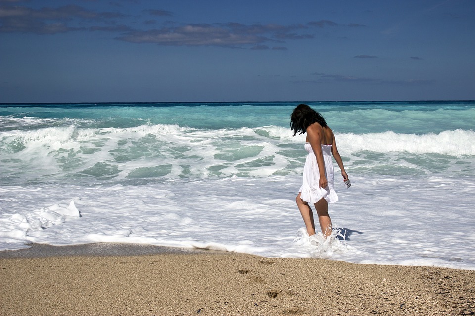 Healthy woman who qualifies for a clinical study in Florida